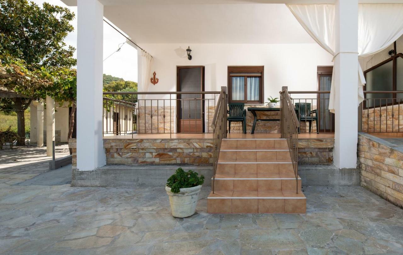 Nikola'S Apartments Toroni Exterior photo