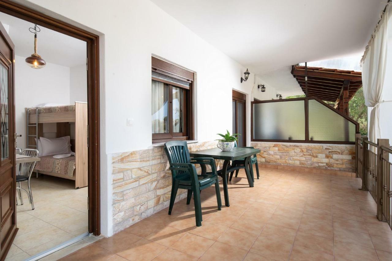 Nikola'S Apartments Toroni Exterior photo