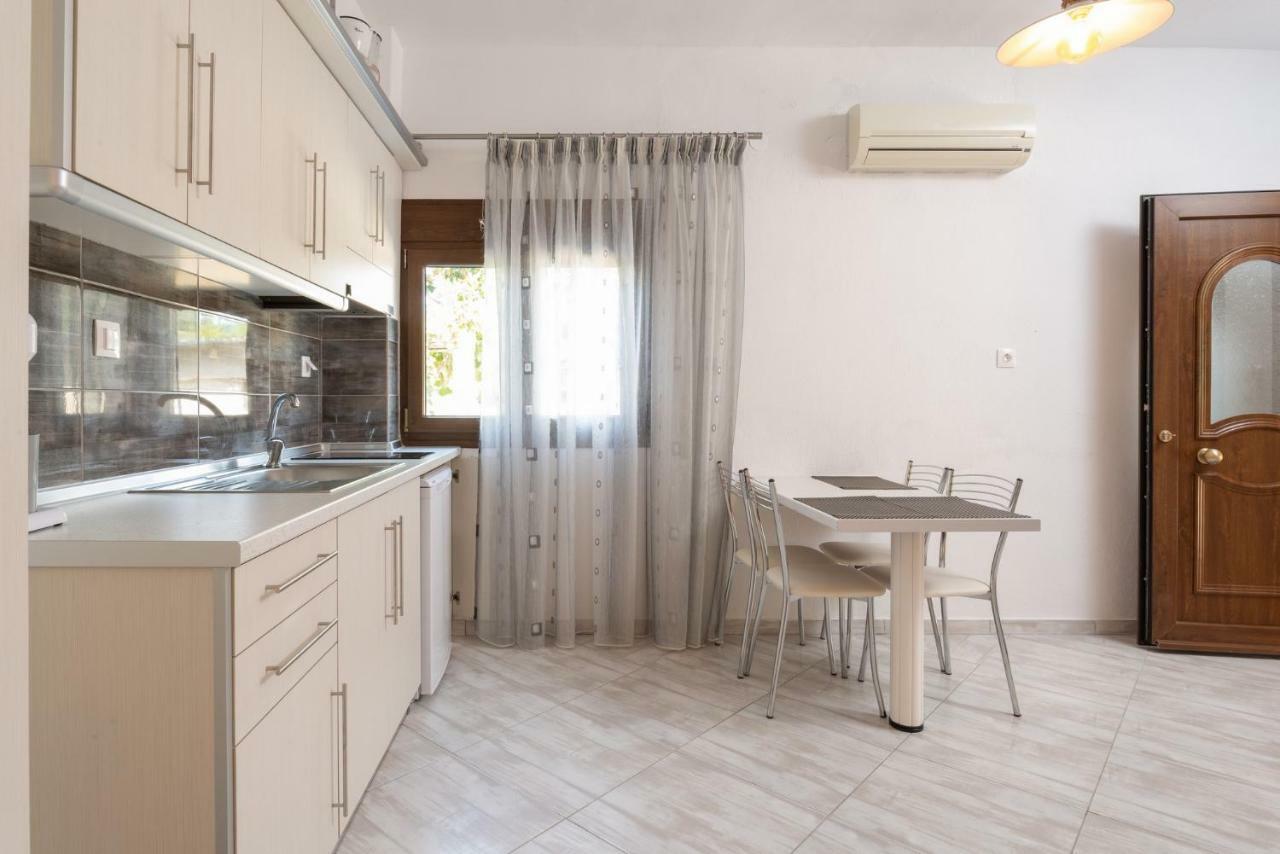 Nikola'S Apartments Toroni Exterior photo